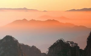 huang shan mountains hiking
