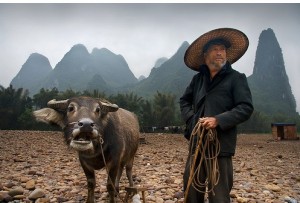 yangshuo farmer 300x203 Guilin & Yangshuo